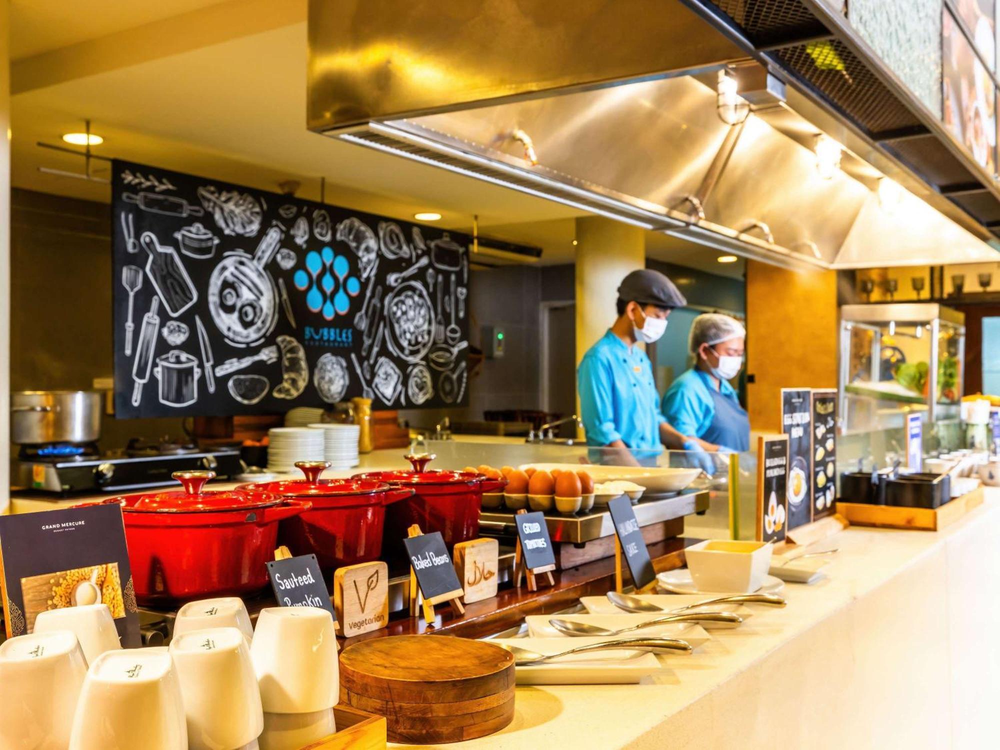 Grand Mercure Phuket Patong Exterior foto Live Kitchen at The Park, Hyderabad