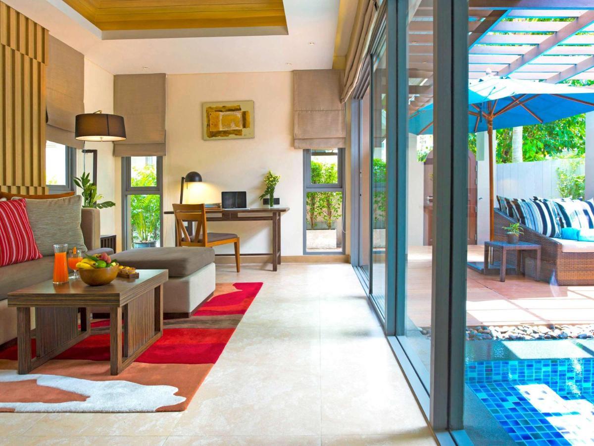 Grand Mercure Phuket Patong Exterior foto A pool villa at the resort